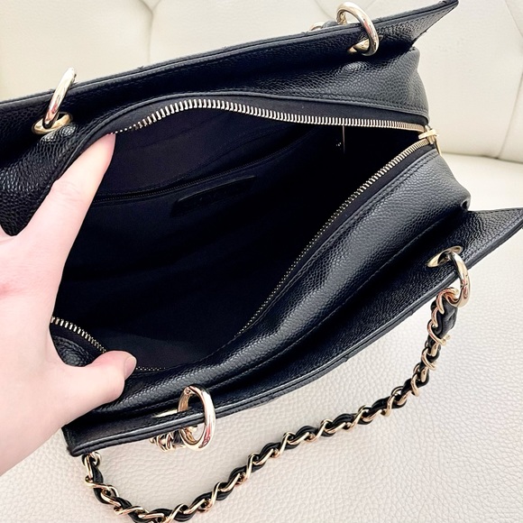 ⭕️SOLD⭕️Like new Chanel Bag - Picture 7 of 10